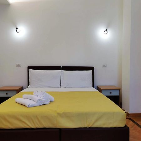 Pergolesi Apartments Milan Bagian luar foto