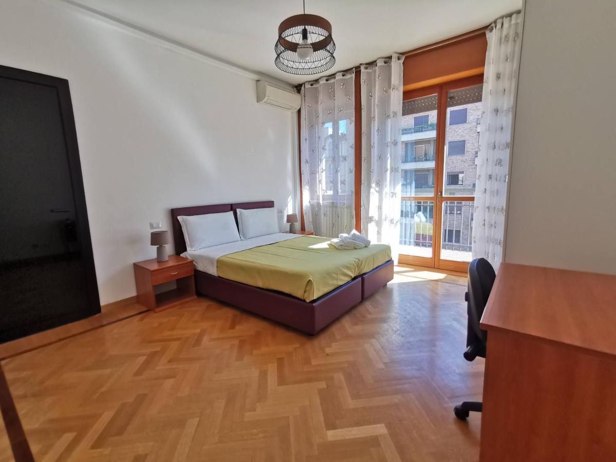 Pergolesi Apartments Milan Bagian luar foto