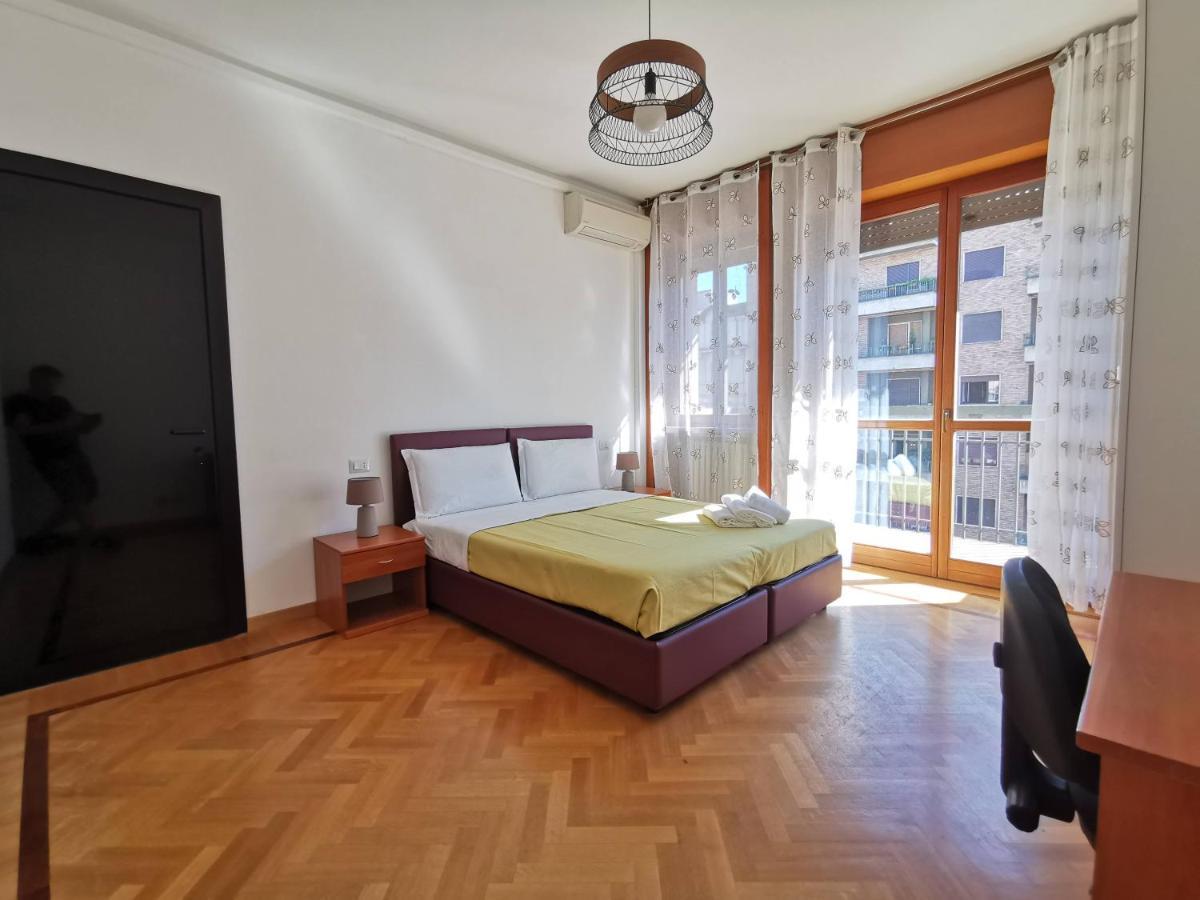 Pergolesi Apartments Milan Bagian luar foto