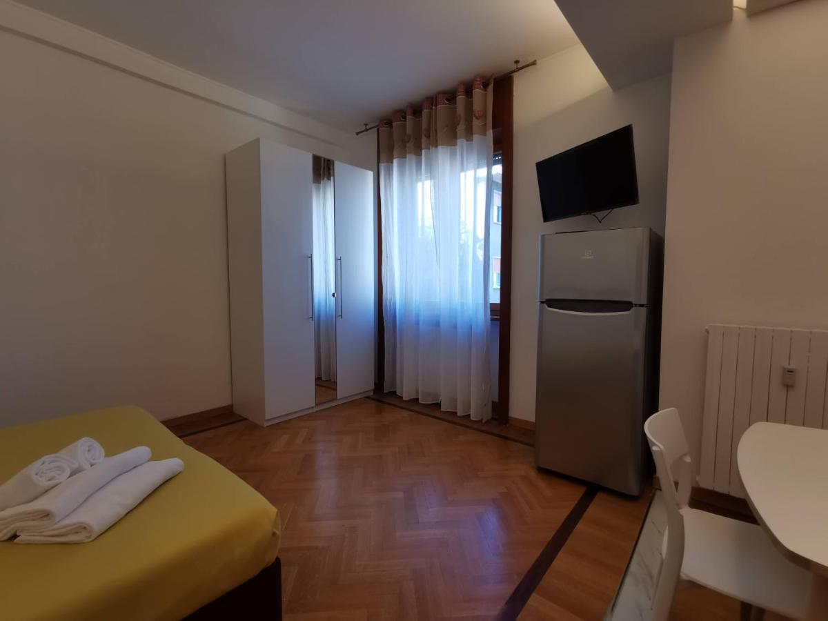 Pergolesi Apartments Milan Bagian luar foto