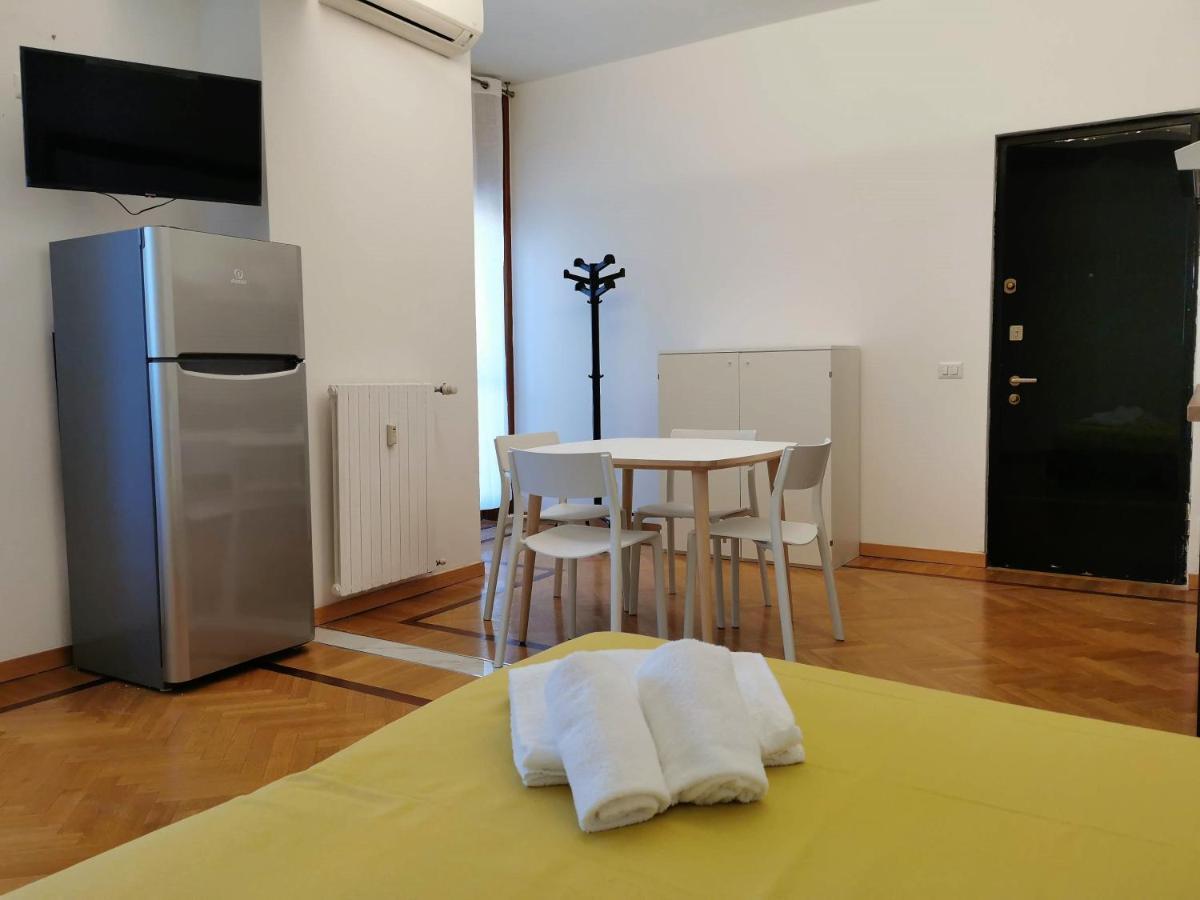 Pergolesi Apartments Milan Bagian luar foto