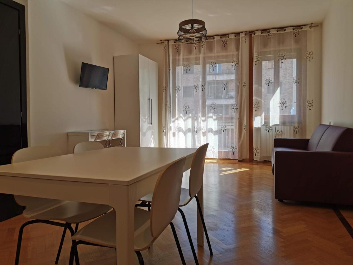 Pergolesi Apartments Milan Bagian luar foto